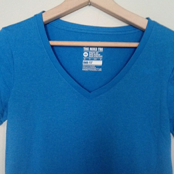 (NWOT) Nike Dri-fit v-neck t shirt xs - Picture 3 of 3